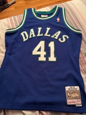 Mitchell & Ness Dallas Blue Hardwood Classics Jersey #41